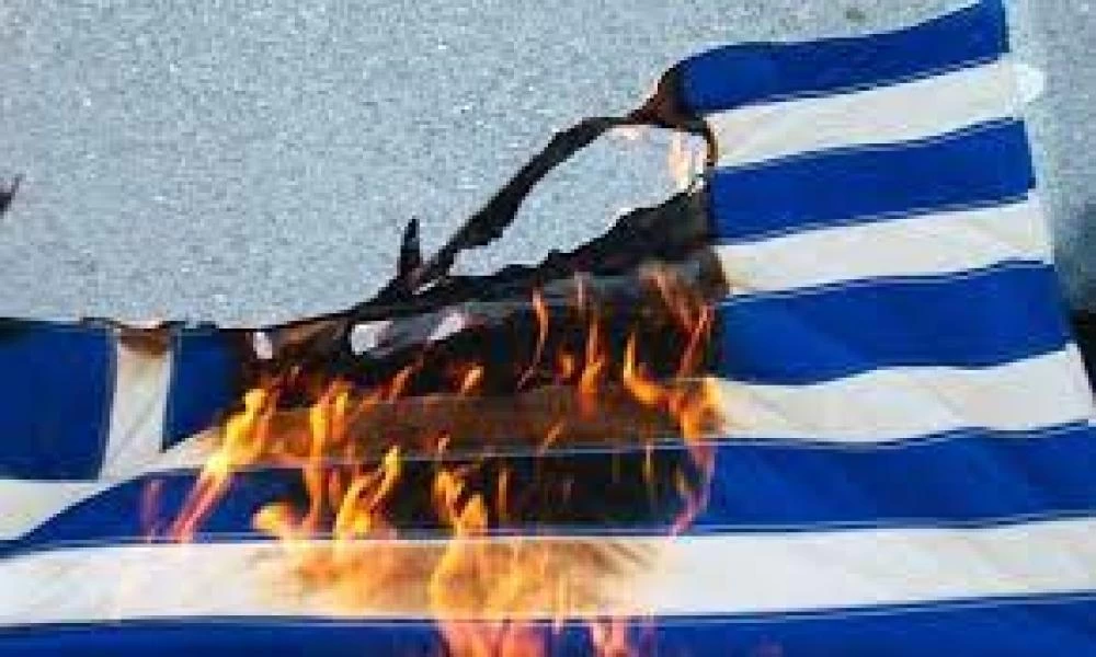 Έκαψαν ελληνική σημαία σε σχολείο της Κύπρου